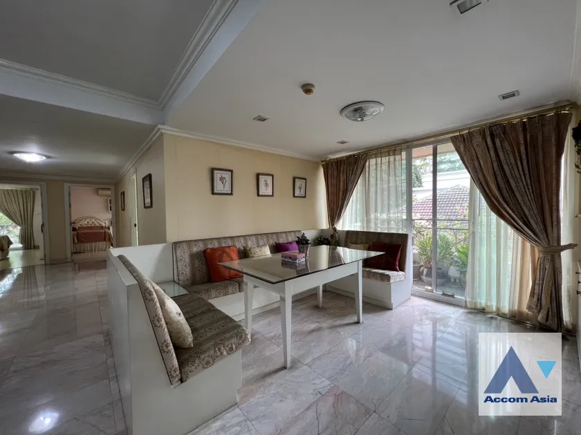 unit 3 Bedrooms  Condominium For Sale in Sukhumvit, Bangkok  near BTS Phrom Phong (AA37289)
