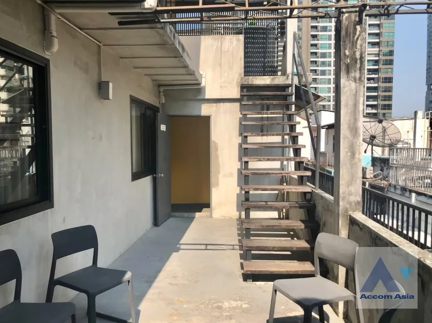 unit Shophouse For Rent in Silom, Bangkok  near BTS Saint Louis (AA37300)