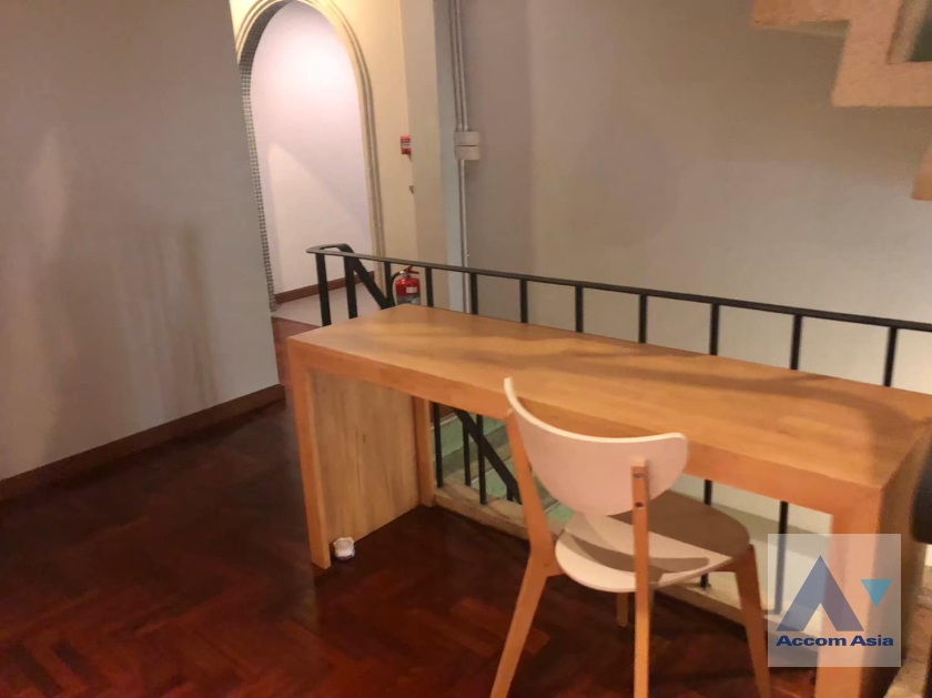 5  Shophouse For Rent in Silom ,Bangkok BTS Saint Louis AA37300