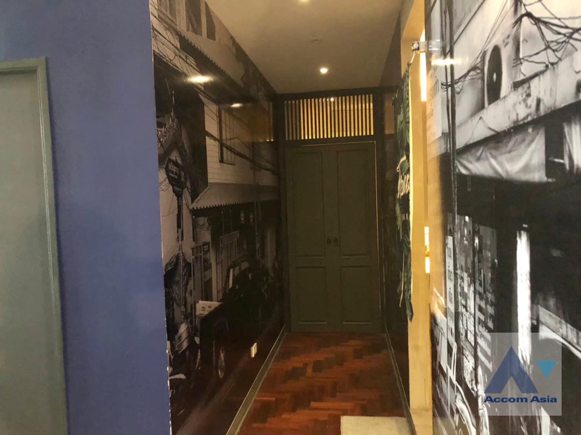 4  Shophouse For Rent in Silom ,Bangkok BTS Saint Louis AA37300