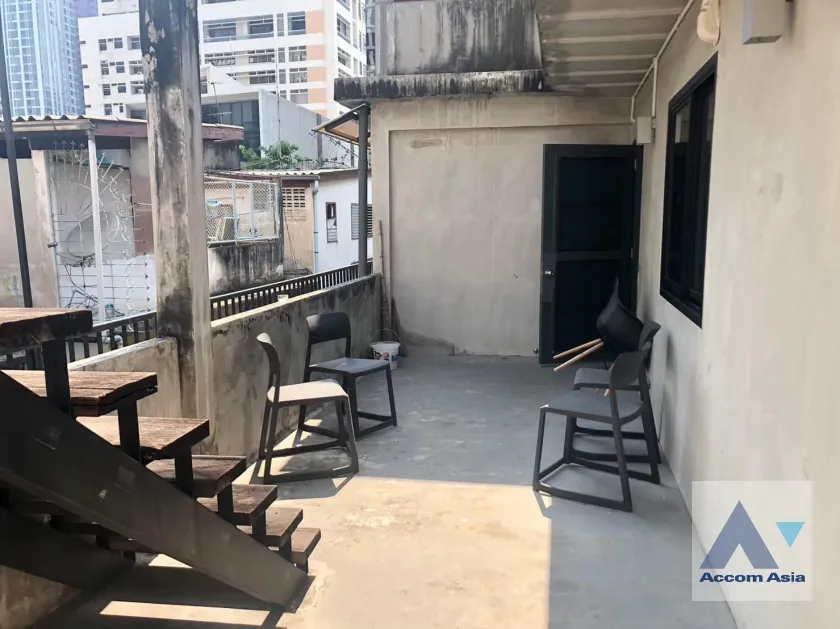 unit Shophouse For Rent in Silom, Bangkok  near BTS Saint Louis (AA37300)