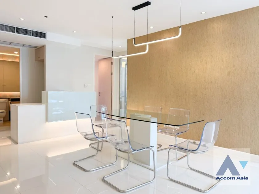 unit 2 Bedrooms  Condominium For Rent & Sale in Ploenchit, Bangkok  near BTS Chitlom (AA37308)