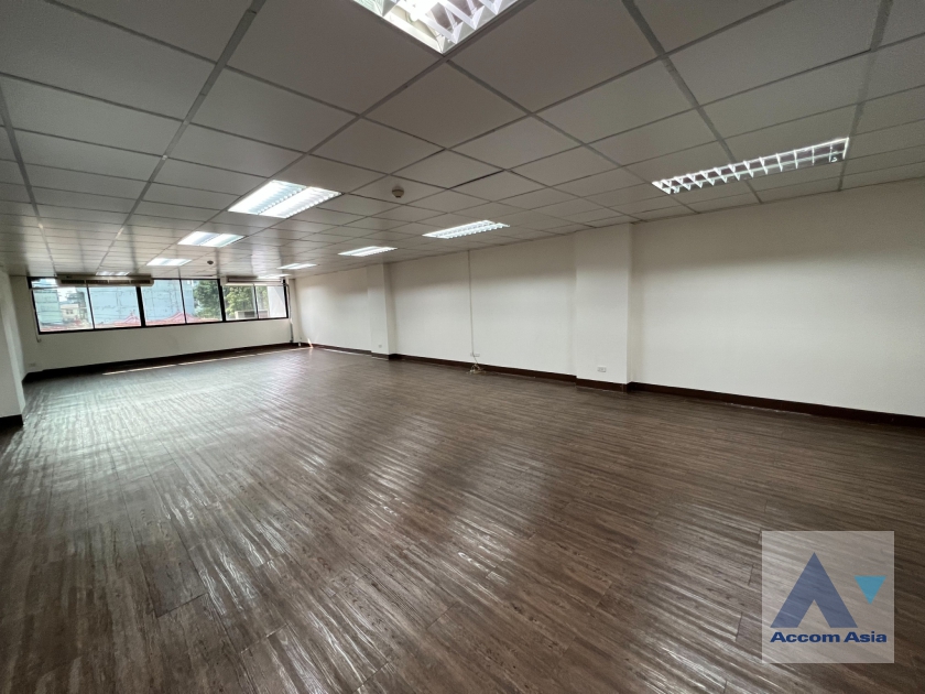  1  Office Space For Rent in Sathorn ,Bangkok BTS Saint Louis at IYARA Tower AA37332