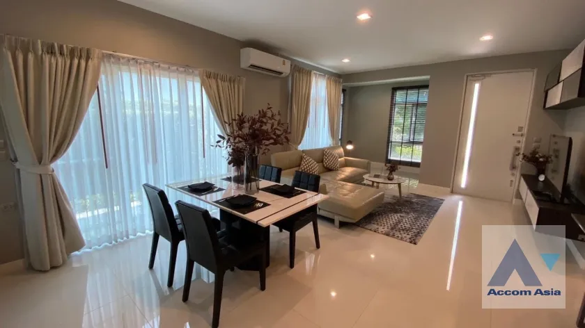 unit 4 Bedrooms  House For Rent in Samutprakan, Samutprakan  (AA37339)