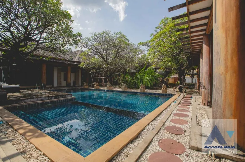unitPrivate Swimming Pool |  5 Bedrooms  House For Sale in Lat Phrao, Bangkok  (AA37360)