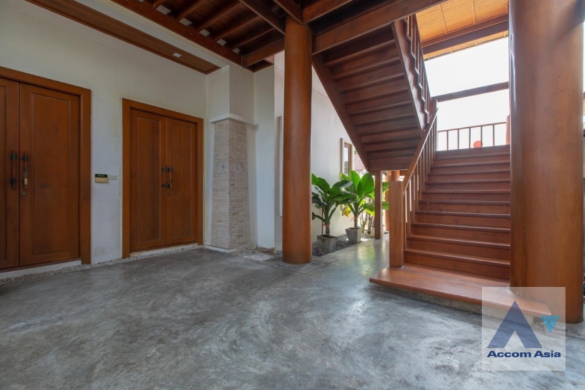 7  5 br House For Sale in Lat Phrao ,Bangkok  AA37360