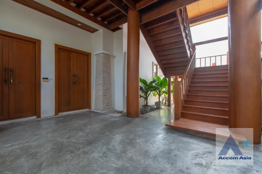 7  5 br House For Sale in Lat Phrao ,Bangkok  AA37360