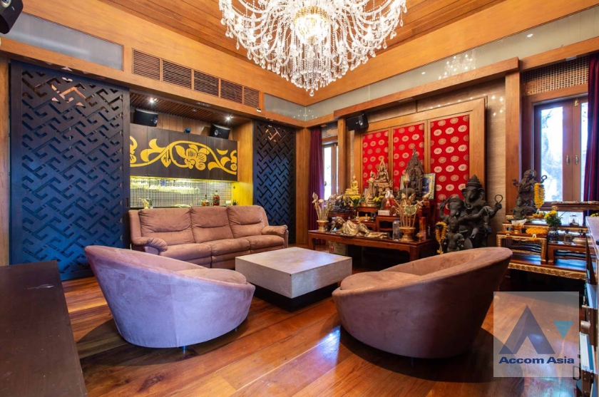 16  5 br House For Sale in Lat Phrao ,Bangkok  AA37360