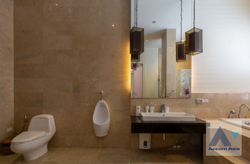 42  5 br House For Sale in Lat Phrao ,Bangkok  AA37360