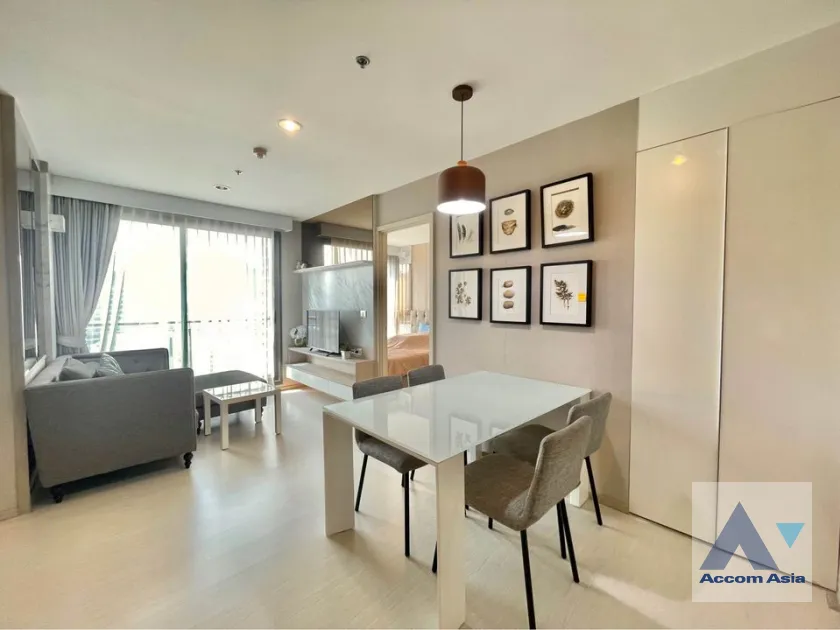 unit 2 Bedrooms  Condominium For Rent in Sukhumvit, Bangkok  near BTS Ekkamai (AA37392)