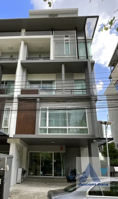  2  Office Space For Rent in Lat Phrao ,Bangkok  AA37401