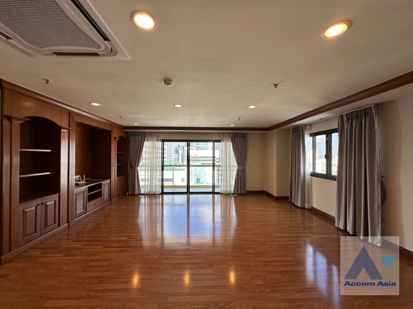  2  3 br Apartment For Rent in Sukhumvit ,Bangkok MRT Sukhumvit - BTS Asok at Perfect Apartment for Big Family, Prime Location Near Main Street AA37403