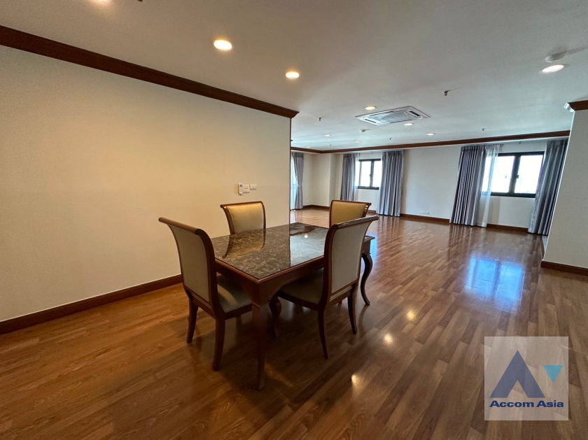  1  3 br Apartment For Rent in Sukhumvit ,Bangkok MRT Sukhumvit - BTS Asok at Perfect Apartment for Big Family, Prime Location Near Main Street AA37403