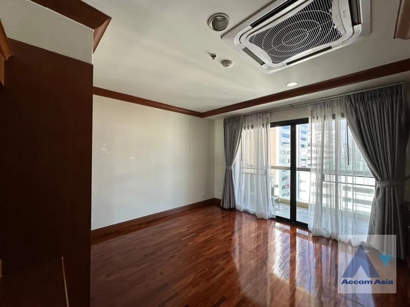 unit 3 Bedrooms  Apartment For Rent & Sale in Sukhumvit, Bangkok  near MRT Sukhumvit - BTS Asok (AA37403)