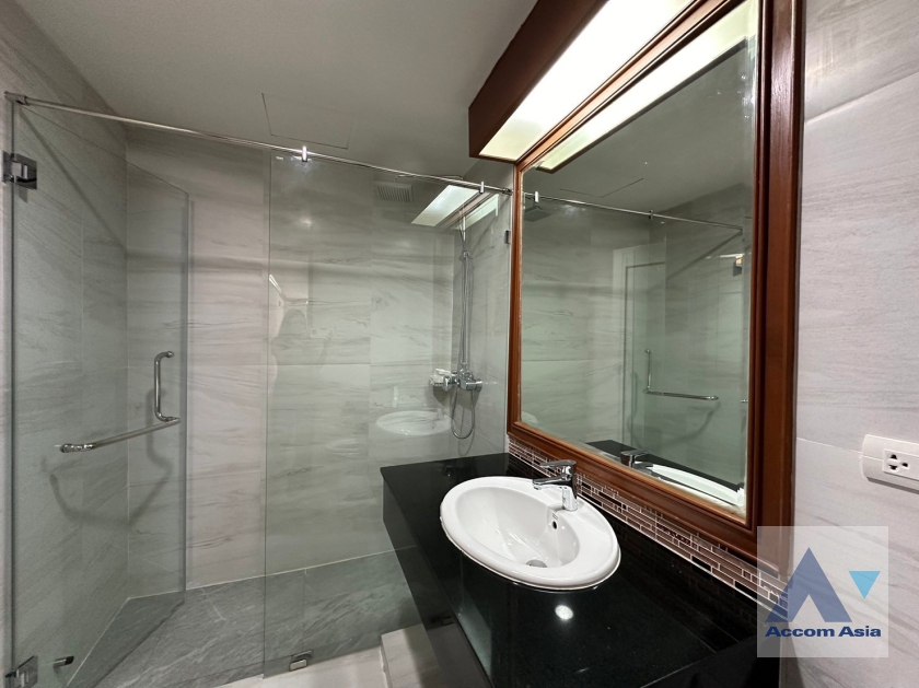 12  3 br Apartment For Rent in Sukhumvit ,Bangkok MRT Sukhumvit - BTS Asok at Perfect Apartment for Big Family, Prime Location Near Main Street AA37403