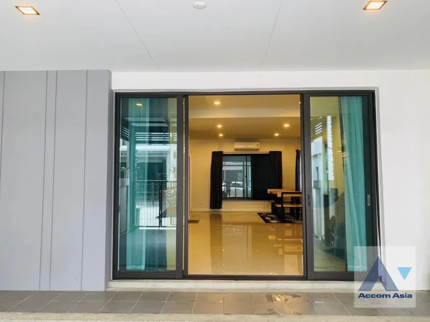 unit 3 Bedrooms  Townhouse For Sale in Samutprakan, Samutprakan  near BTS Bang Na (AA37405)