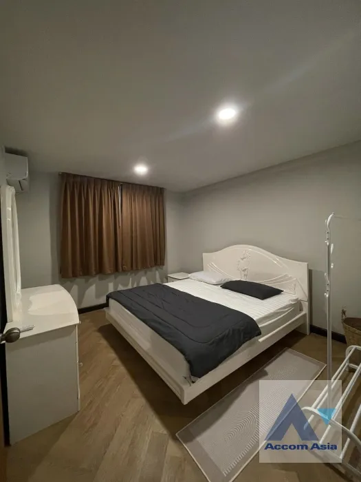 unit 2 Bedrooms  Condominium For Rent in Sukhumvit, Bangkok  near BTS Phrom Phong (AA37423)