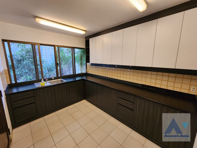  1  4 br House For Rent in Sukhumvit ,Bangkok BTS Bang Chak AA37434