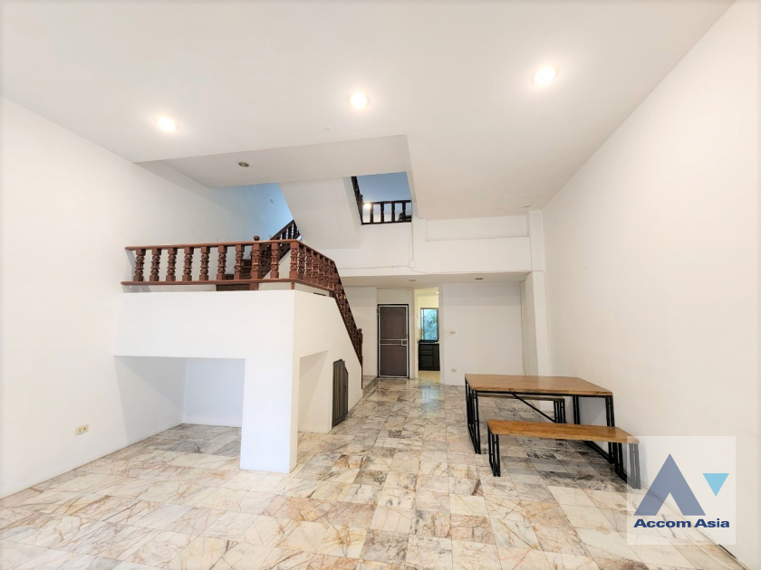 17  4 br House For Rent in Sukhumvit ,Bangkok BTS Bang Chak AA37434