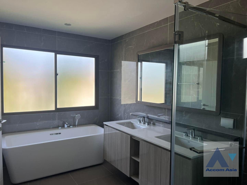 14  4 br House For Sale in Phaholyothin ,Bangkok  at Burasiri Watcharapol AA37486