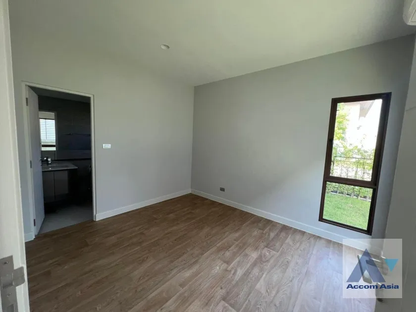 10  4 br House For Sale in Phaholyothin ,Bangkok  at Burasiri Watcharapol AA37486