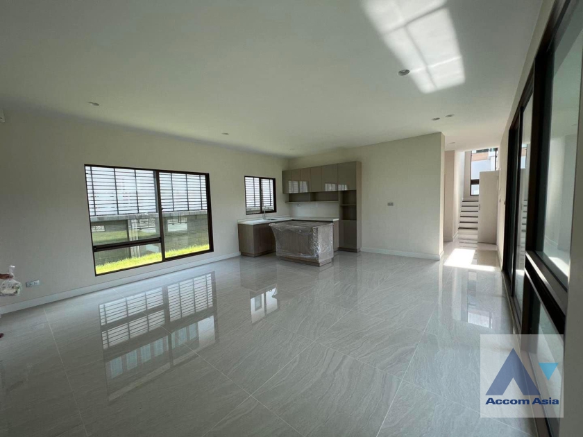 4  4 br House For Sale in Phaholyothin ,Bangkok  at Burasiri Watcharapol AA37486