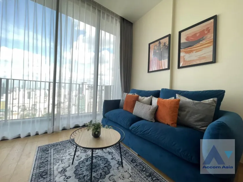 unit 1 Bedroom  Condominium For Rent in Ploenchit, Bangkok  near BTS Chitlom (AA37490)