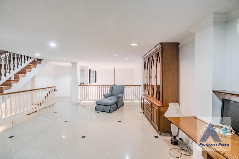 12  4 br Townhouse for rent and sale in Bang Na ,Bangkok BTS Bearing at Fantasia Villa 2 AA37499