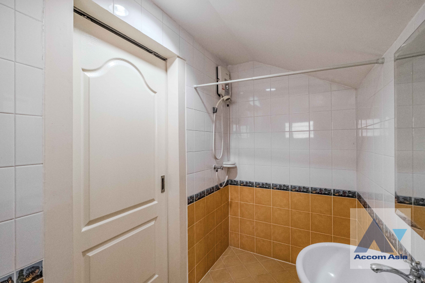 15  4 br Townhouse for rent and sale in Bang Na ,Bangkok BTS Bearing at Fantasia Villa 2 AA37499