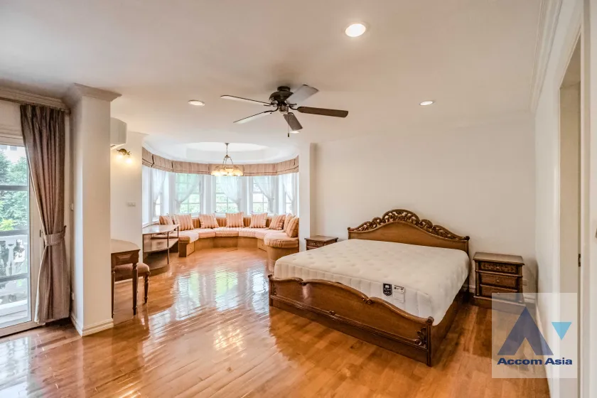 17  4 br Townhouse for rent and sale in Bang Na ,Bangkok BTS Bearing at Fantasia Villa 2 AA37499