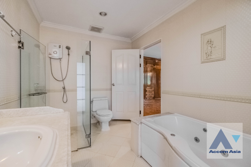 21  4 br Townhouse for rent and sale in Bang Na ,Bangkok BTS Bearing at Fantasia Villa 2 AA37499