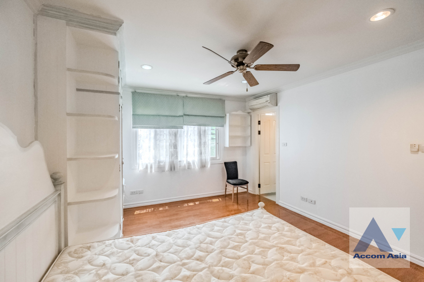 22  4 br Townhouse for rent and sale in Bang Na ,Bangkok BTS Bearing at Fantasia Villa 2 AA37499