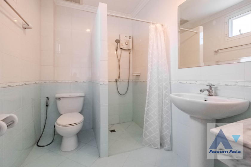 24  4 br Townhouse for rent and sale in Bang Na ,Bangkok BTS Bearing at Fantasia Villa 2 AA37499