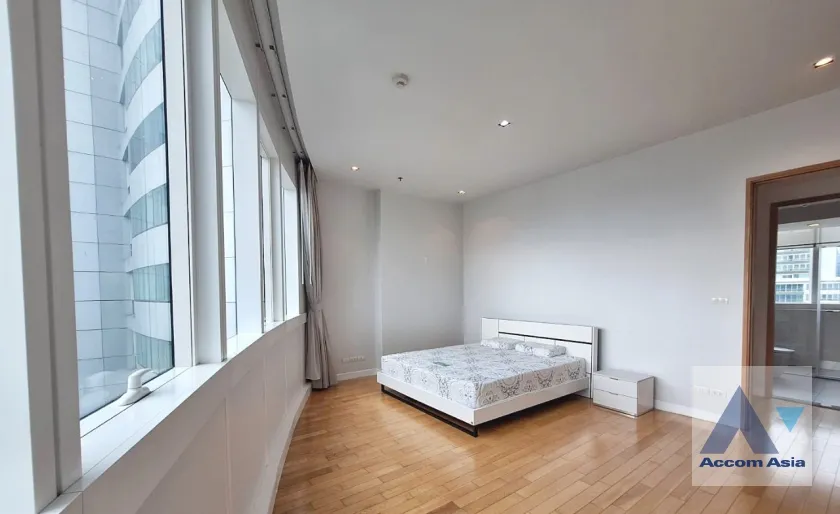 unit 3 Bedrooms  Condominium For Rent in Sukhumvit, Bangkok  near MRT Sukhumvit - BTS Asok (AA37532)