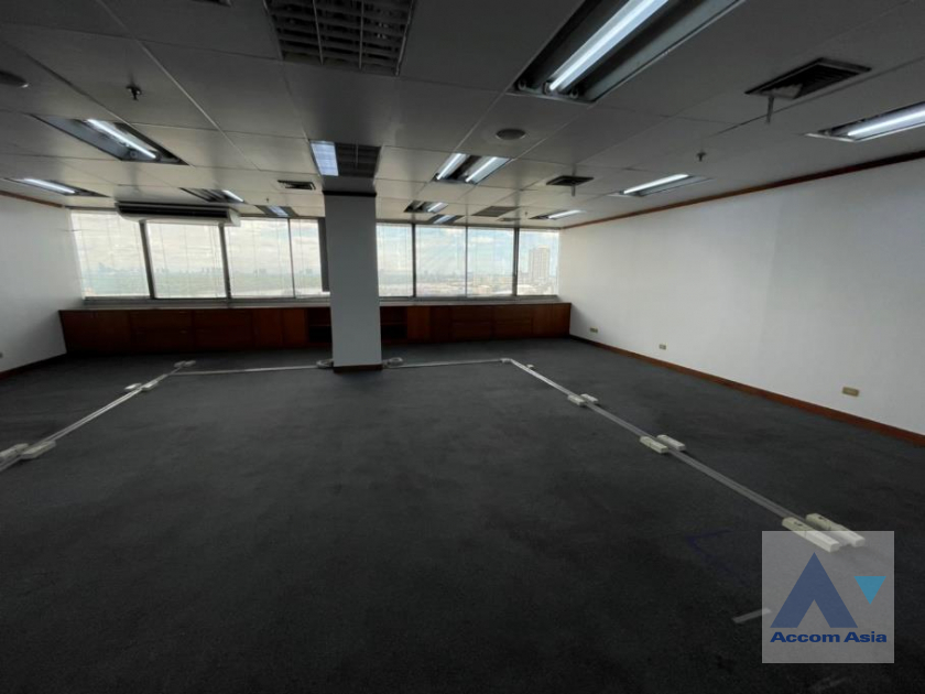  2  Office Space For Rent in Sathorn ,Bangkok BRT Thanon Chan at LPN Tower Nang Linchee AA37575