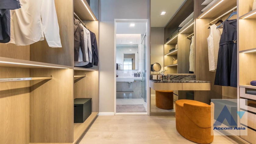 14  4 br House for rent and sale in Pattanakarn ,Bangkok  at Munthana Bangna - Wongwean AA37654