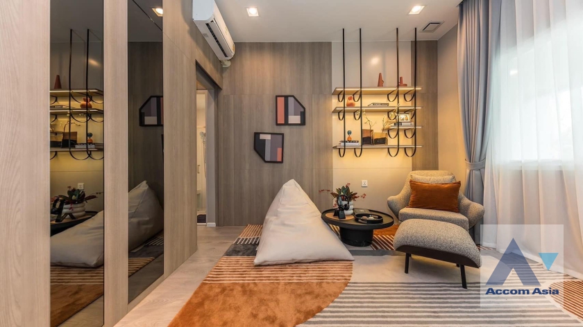 4  4 br House for rent and sale in Pattanakarn ,Bangkok  at Munthana Bangna - Wongwean AA37654