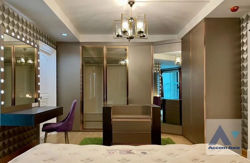 unit 2 Bedrooms  Condominium For Rent in Sukhumvit, Bangkok  near BTS Bang Chak (AA37656)