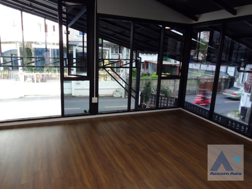 6  House For Rent in Lat Phrao ,Bangkok MRT Sutthisan AA37680