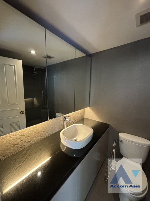 9  3 br Condominium For Rent in Ploenchit ,Bangkok BTS Chitlom at Somkid Gardens AA37722