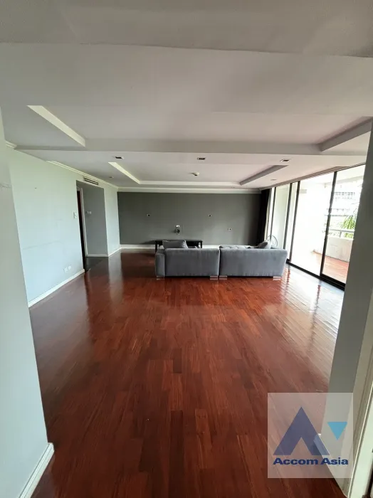 unit 3 Bedrooms  Condominium For Rent in Ploenchit, Bangkok  near BTS Chitlom (AA37722)