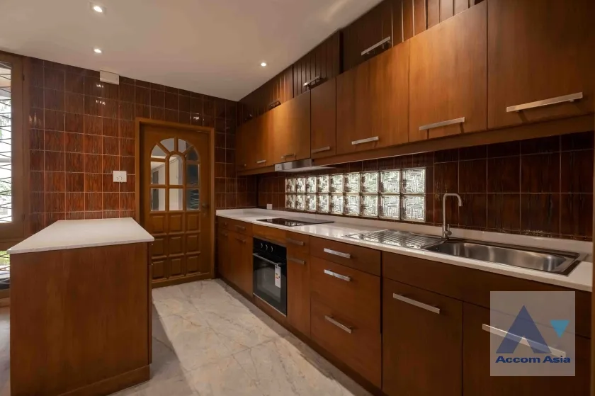 unitGarden |  3 Bedrooms  House For Rent & Sale in Phaholyothin, Bangkok  near BTS Victory Monument (AA37860)