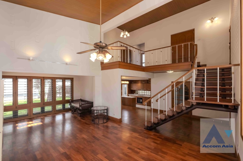  1  3 br House for rent and sale in Phaholyothin ,Bangkok BTS Victory Monument AA37860