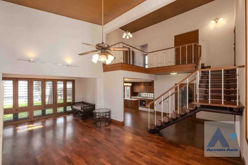  1  3 br House for rent and sale in Phaholyothin ,Bangkok BTS Victory Monument AA37860