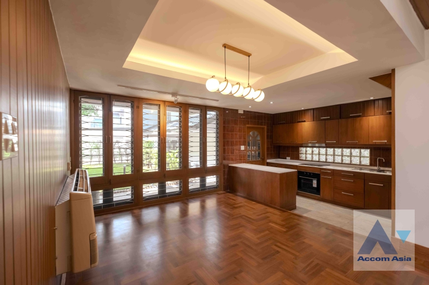 5  3 br House for rent and sale in Phaholyothin ,Bangkok BTS Victory Monument AA37860