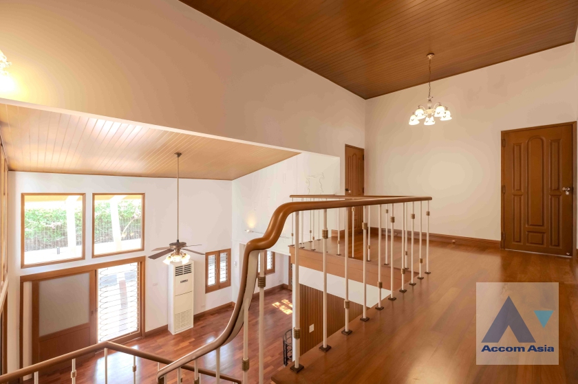 12  3 br House for rent and sale in Phaholyothin ,Bangkok BTS Victory Monument AA37860