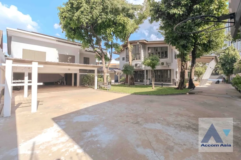 23  3 br House for rent and sale in Phaholyothin ,Bangkok BTS Victory Monument AA37860