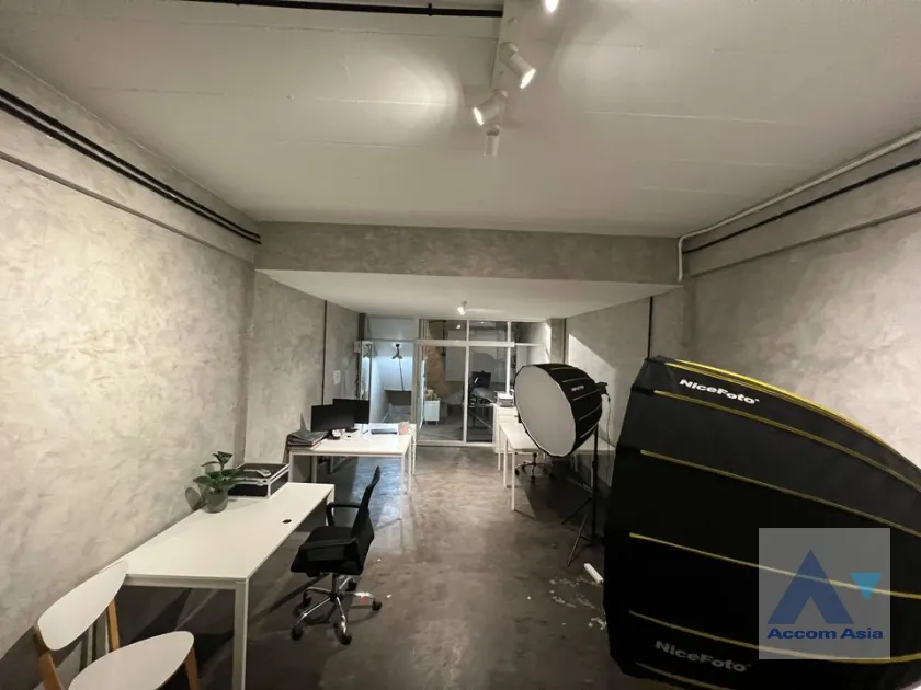 5  1 br Townhouse for rent and sale in Sukhumvit ,Bangkok BTS On Nut AA37943