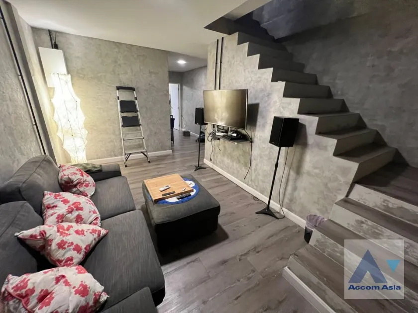 unitHome Office |  1 Bedroom  Townhouse For Rent in Sukhumvit, Bangkok  near BTS On Nut (AA37943)