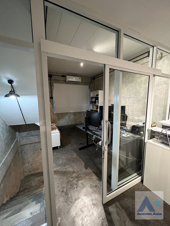 16  1 br Townhouse For Rent in Sukhumvit ,Bangkok BTS On Nut AA37943